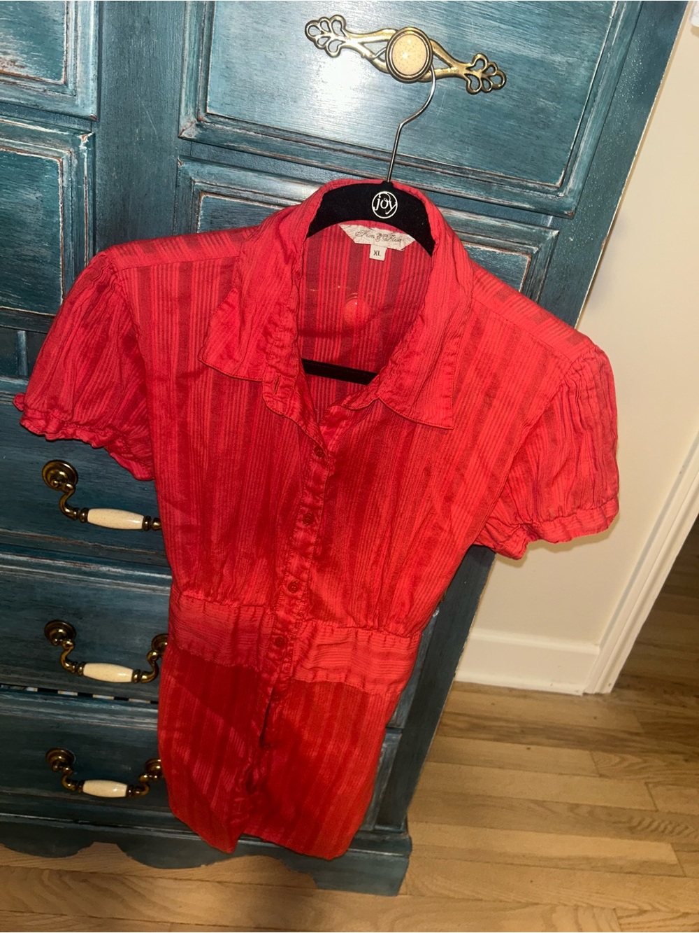 Women’s Red Button-Front Short-Sleeve Blouse